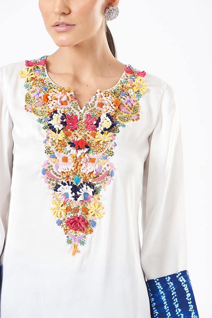 White Embroidered Tunic Set by Sonali Gupta at Pernia's Pop Up Shop
