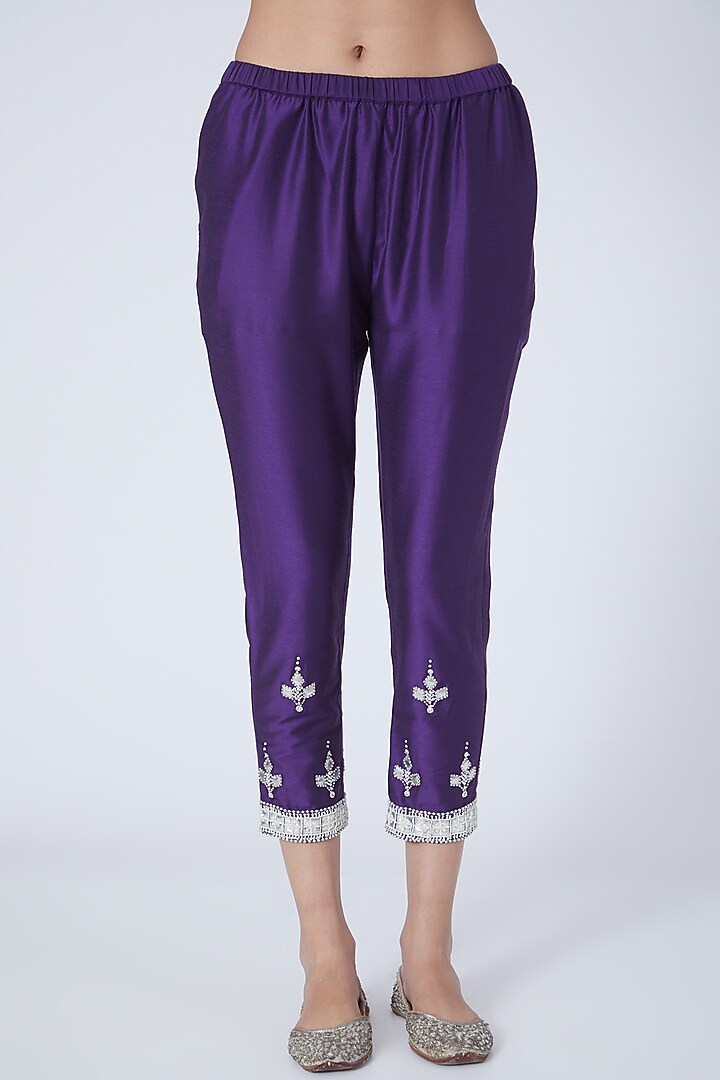 Purple Hand Embroidered Kurta Set by Sonali Gupta at Pernia's Pop Up Shop