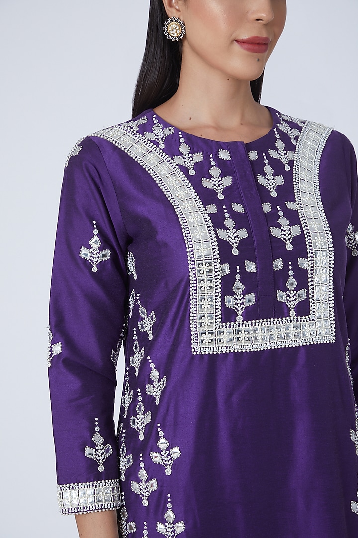 Purple Hand Embroidered Kurta Set by Sonali Gupta at Pernia's Pop Up Shop