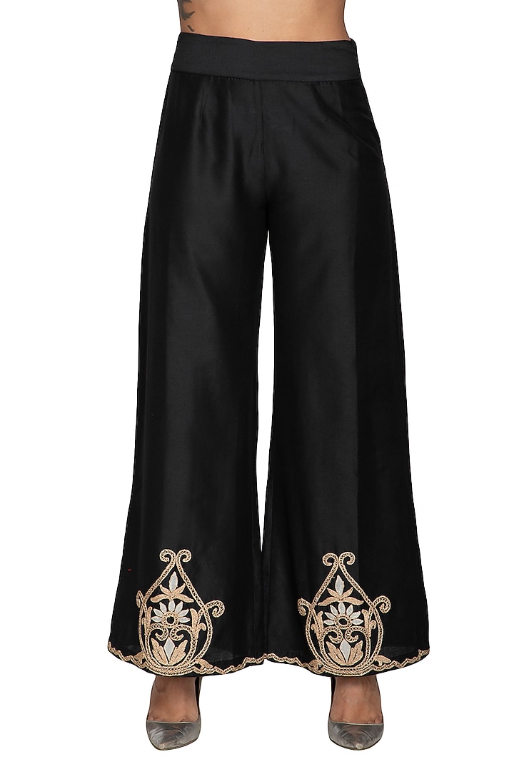 Black Gota Embroidered Kurta Set by Sonali Gupta at Pernia's Pop Up Shop