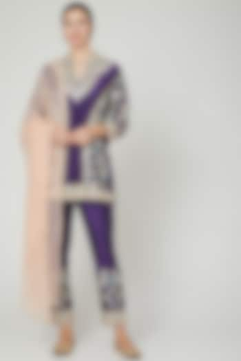 Purple & Blush Pink Embroidered Kurta Set by Sonali Gupta at Pernia's Pop Up Shop