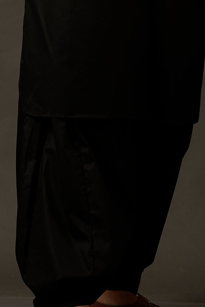 Black Cotton Blend Pathani Kurta Set With Mirror Work by Soniya G Men at Pernia's Pop Up Shop