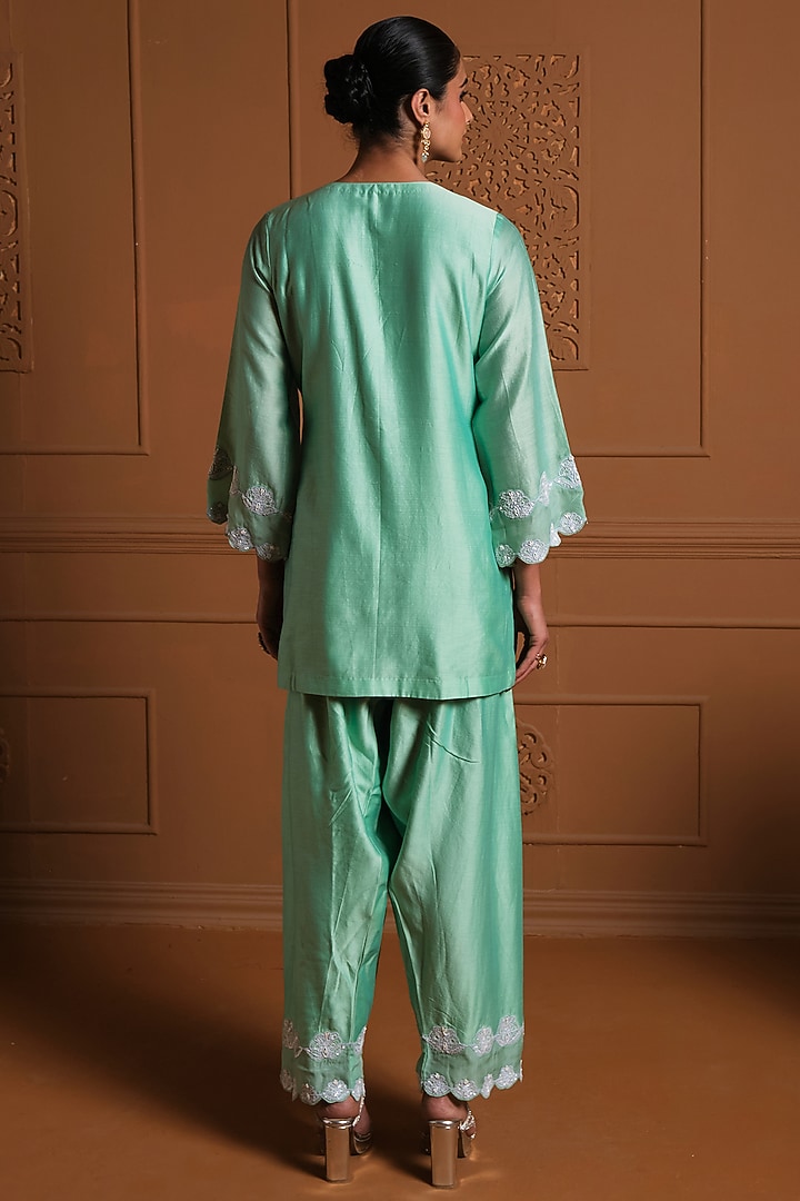 Mint Green Silk Floral Thread Work Kurta Set by Sonia Khatri at Pernia's Pop Up Shop