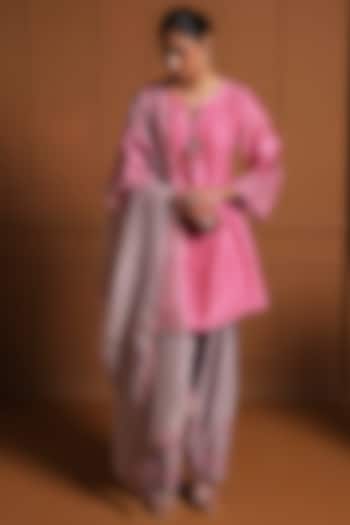 Candy Pink Silk Mirror Work Kurta Set by Sonia Khatri at Pernia's Pop Up Shop