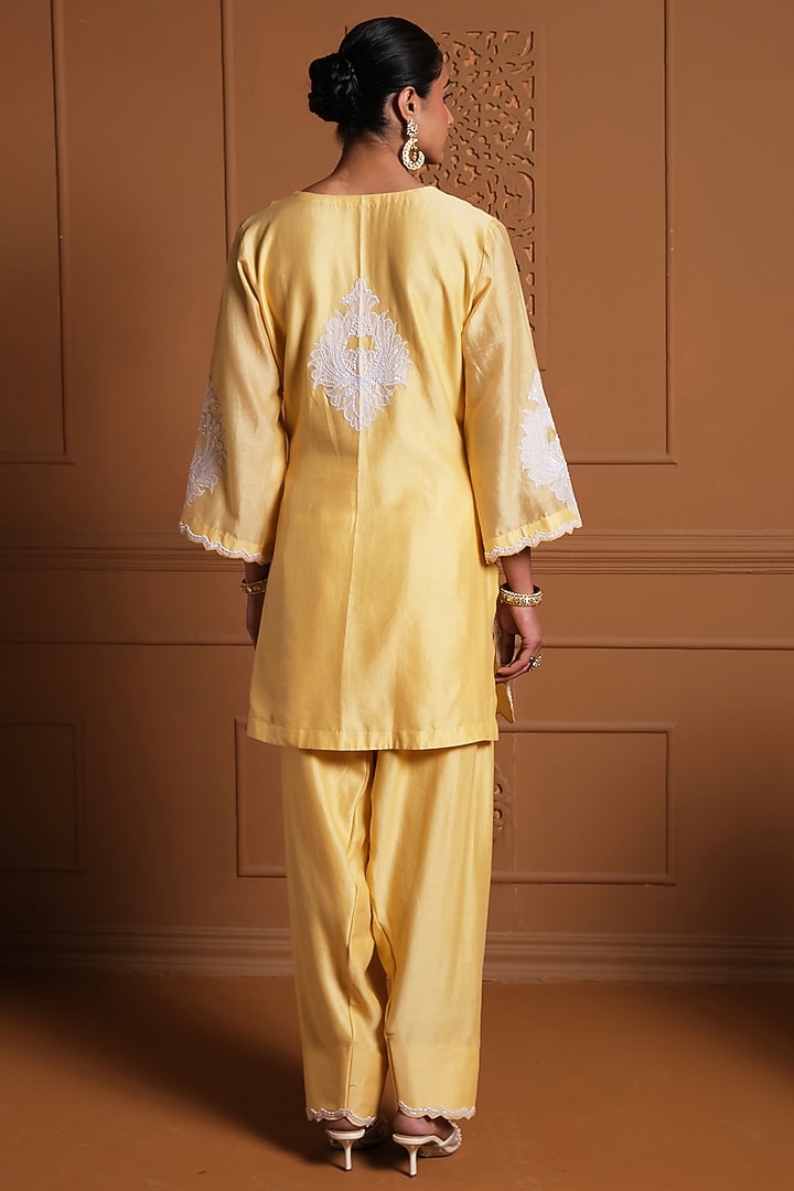 Yellow Silk Resham Embroidered Kurta Set by Sonia Khatri at Pernia's Pop Up Shop