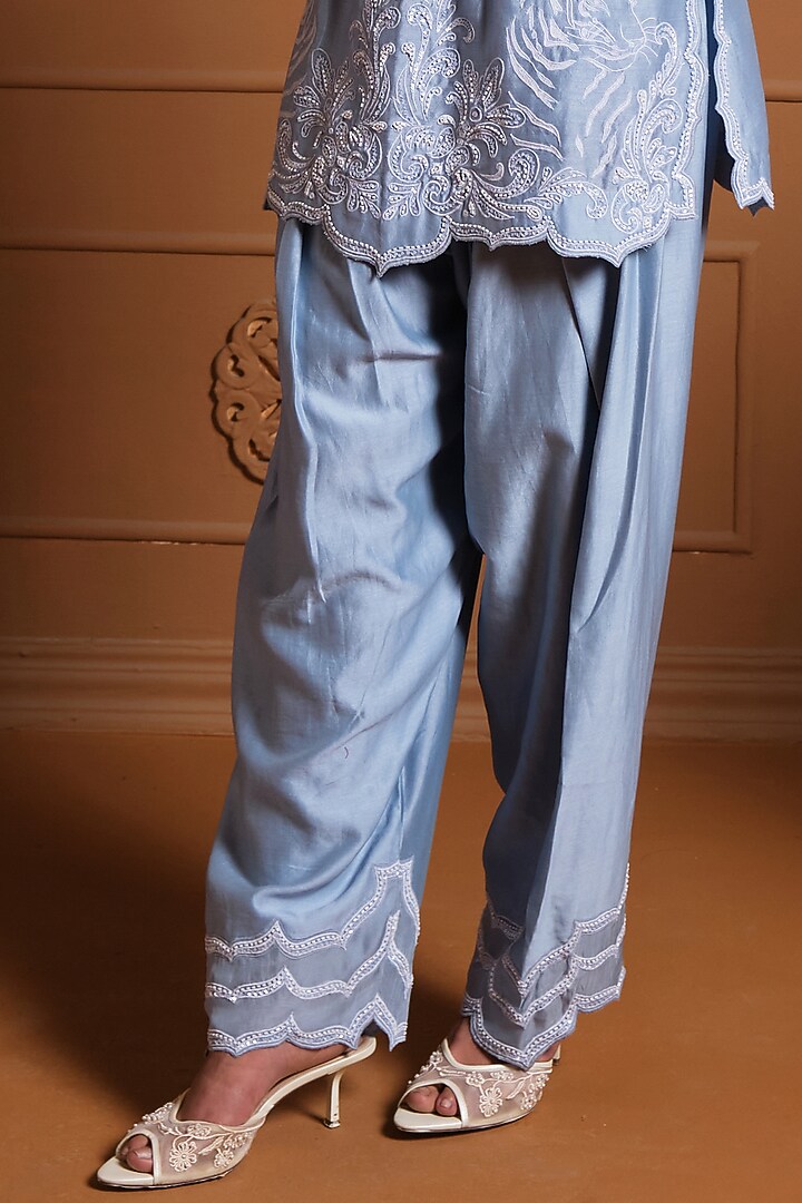 Blue Silk Embroidered Kurta Set by Sonia Khatri at Pernia's Pop Up Shop