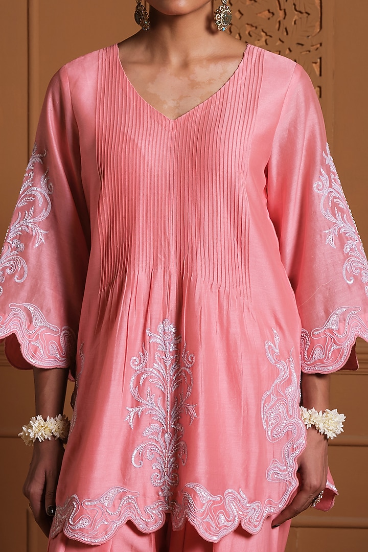 Coral Pink Silk Resham Embroidered Kurta Set by Sonia Khatri at Pernia's Pop Up Shop