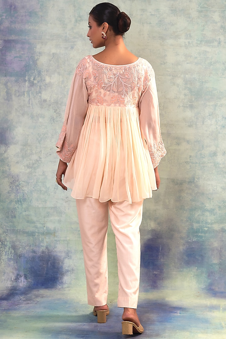 Peach Georgette & Silk Co-Ord Set by Sonia Khatri at Pernia's Pop Up Shop