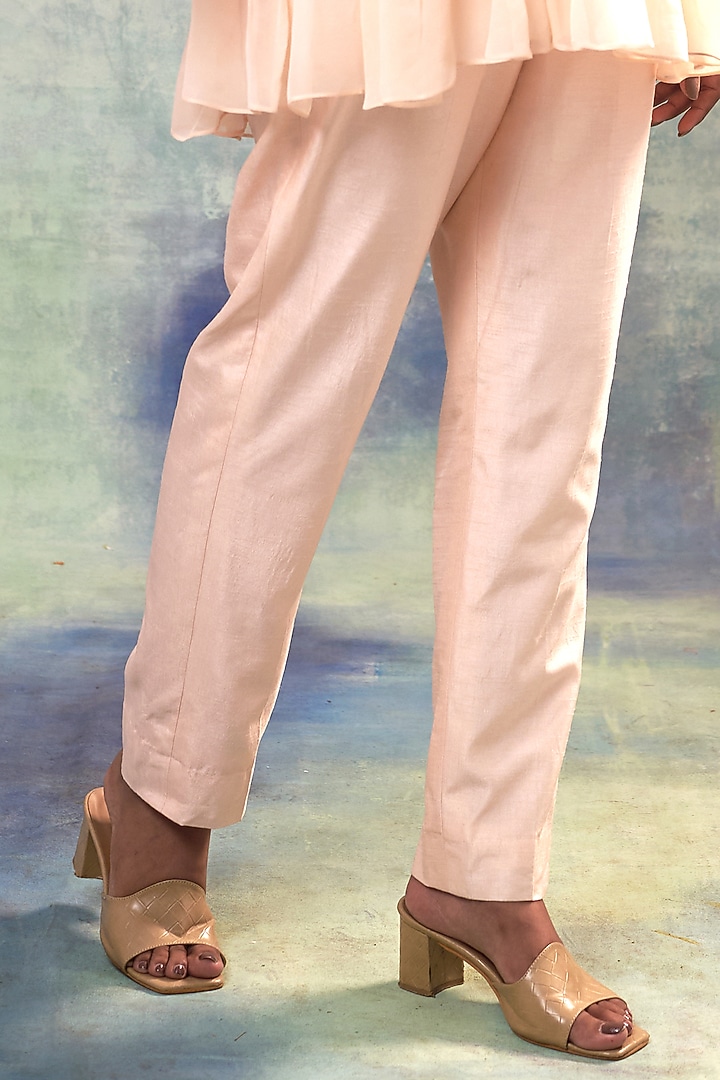 Peach Georgette & Silk Co-Ord Set by Sonia Khatri at Pernia's Pop Up Shop