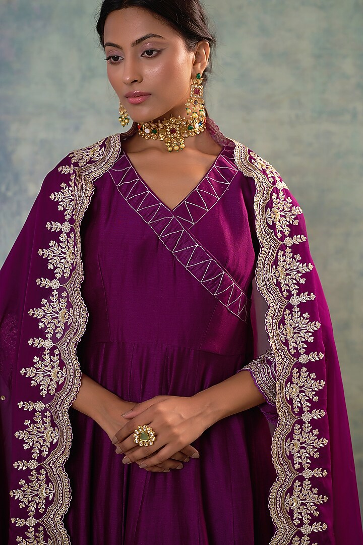 Purple Summer Silk Aari Embroidered Kurta Set by Sonia Khatri at Pernia's Pop Up Shop