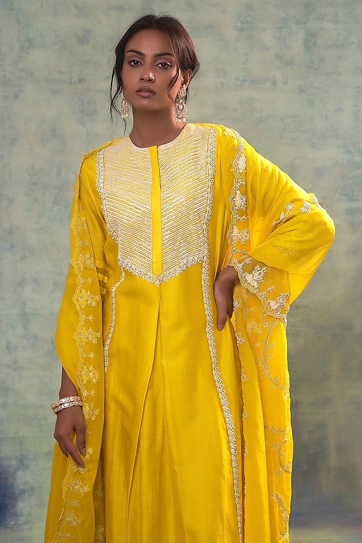 Yellow Summer Silk Hand Embroidered Kurta Set by Sonia Khatri at Pernia's Pop Up Shop
