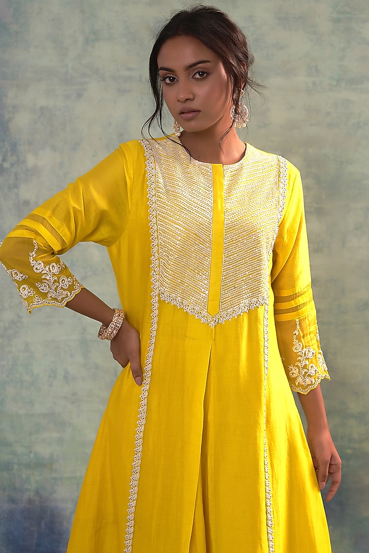Yellow Summer Silk Hand Embroidered Kurta Set by Sonia Khatri at Pernia's Pop Up Shop