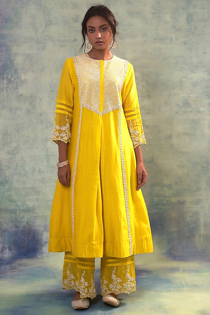 Yellow Summer Silk Hand Embroidered Kurta Set by Sonia Khatri at Pernia's Pop Up Shop