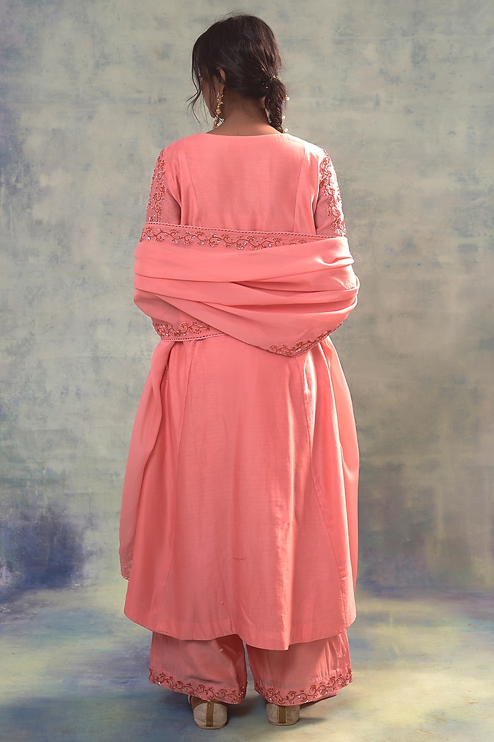 Peachy Pink Summer Silk Hand Embroidered Kurta Set by Sonia Khatri at Pernia's Pop Up Shop