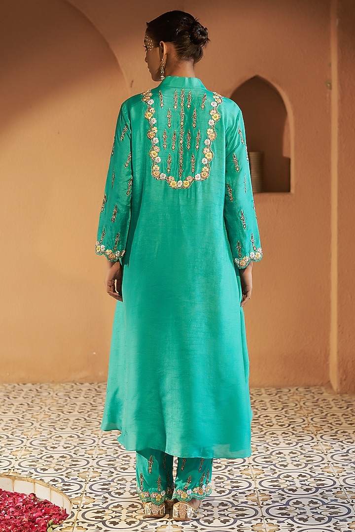 Turquoise Silk Resham Embroidered High-Low Kurta Set by Sonia Khatri at Pernia's Pop Up Shop