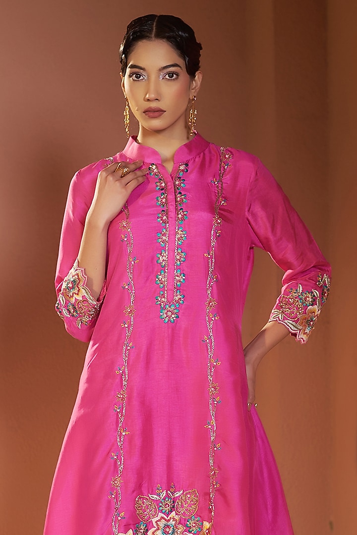 Pink Silk Resham Embroidered High-Low Kurta Set by Sonia Khatri at Pernia's Pop Up Shop