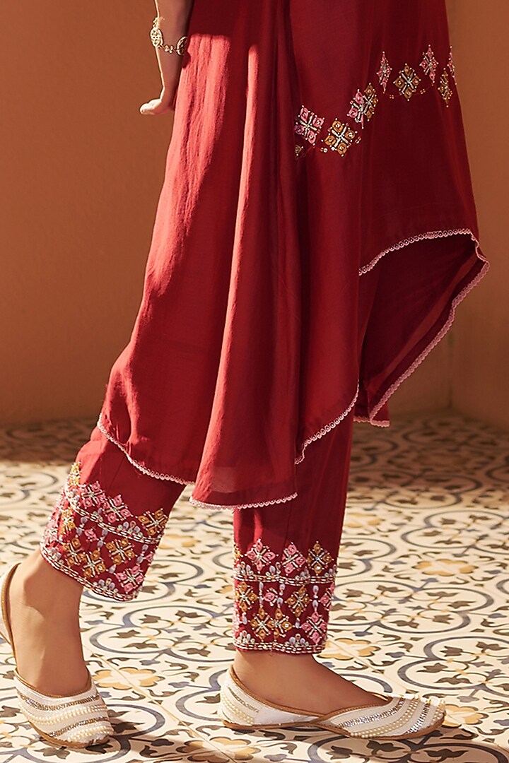 Maroon Summer Silk Resham Embroidered High-Low Kurta Set by Sonia Khatri at Pernia's Pop Up Shop