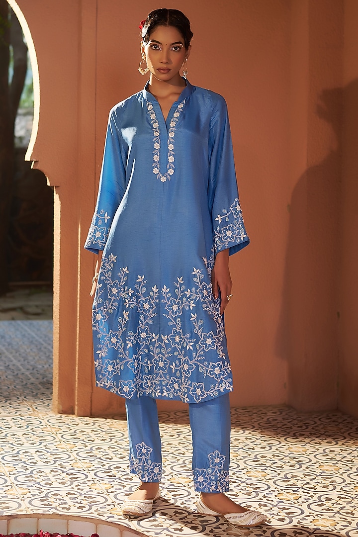 Blue Silk Floral Embroidered Kurta Set by Sonia Khatri at Pernia's Pop Up Shop
