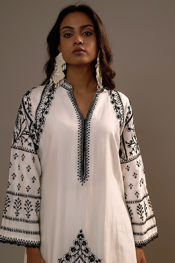 White Summer Silk Sequins Hand & Machine Embroidered Kurta Set by Sonia Khatri at Pernia's Pop Up Shop