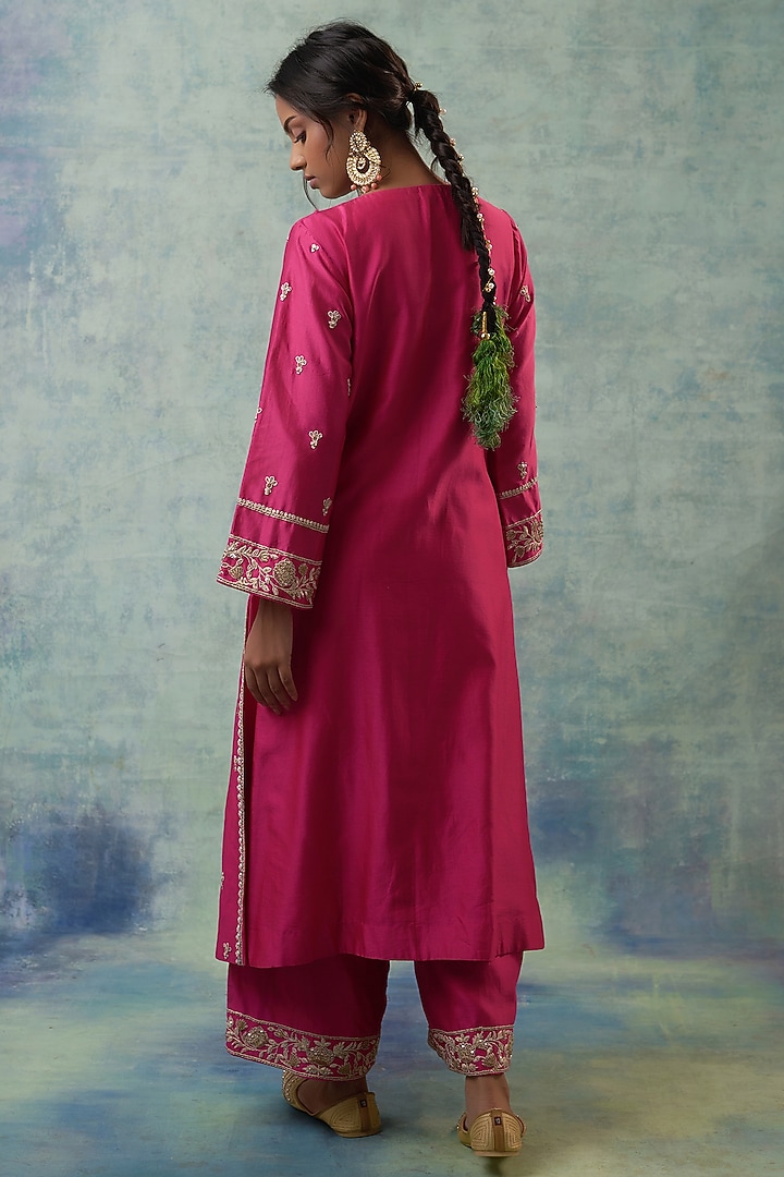 Pink Summer Silk Resham Hand Embroidered Kurta Set by Sonia Khatri at Pernia's Pop Up Shop