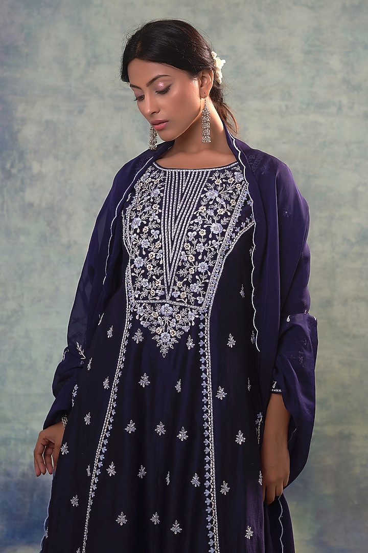 Ebony Blue Summer Silk Mirror Hand Embroidered Kurta Set by Sonia Khatri at Pernia's Pop Up Shop