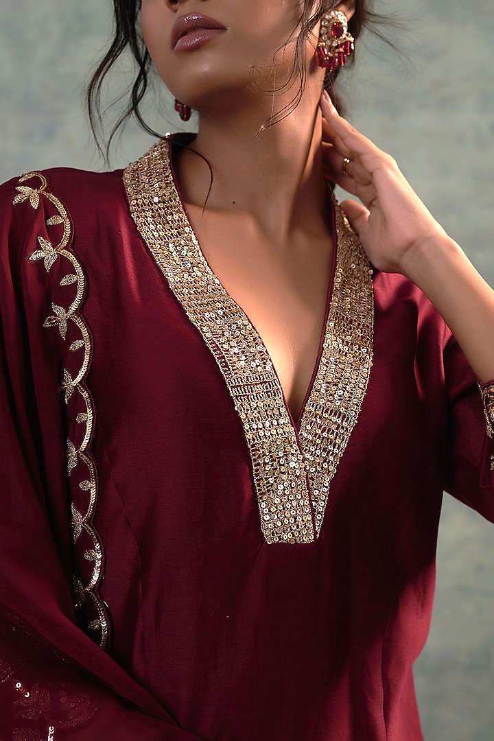 Maroon Summer Silk Zari Hand Embroidered Kurta Set by Sonia Khatri at Pernia's Pop Up Shop