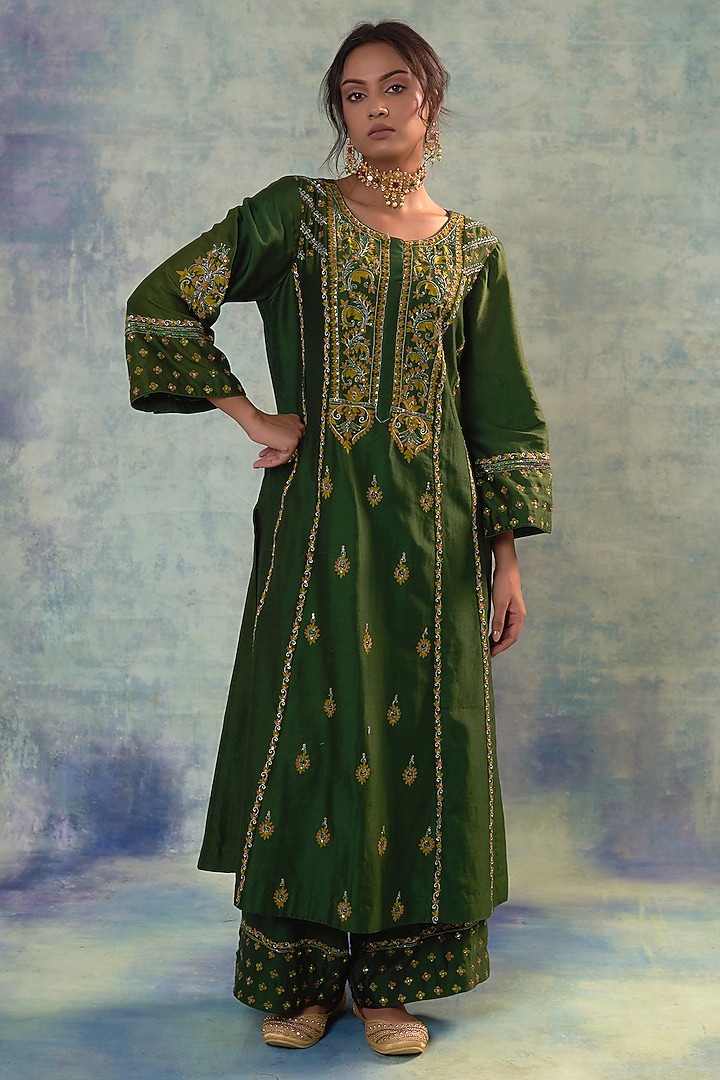 Green Summer Silk Cutdana Hand Embroidered Kurta Set by Sonia Khatri at Pernia's Pop Up Shop