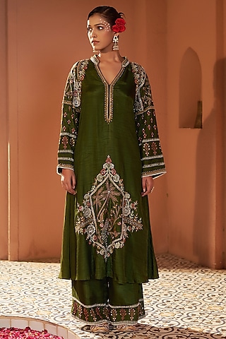 Green Silk Dori Hand Embroidered Kurta Set by Sonia Khatri