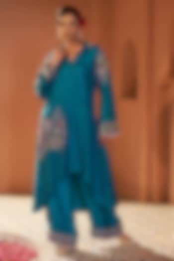 Teal Blue Silk Dori Hand Embroidered Kurta Set by Sonia Khatri at Pernia's Pop Up Shop