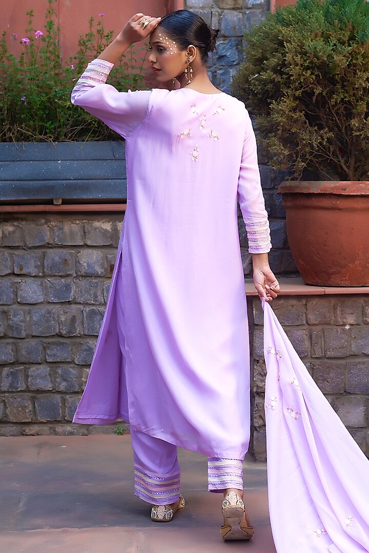 Pale Lilac Organza Embroidered Kurta Set by Sonia Khatri at Pernia's Pop Up Shop