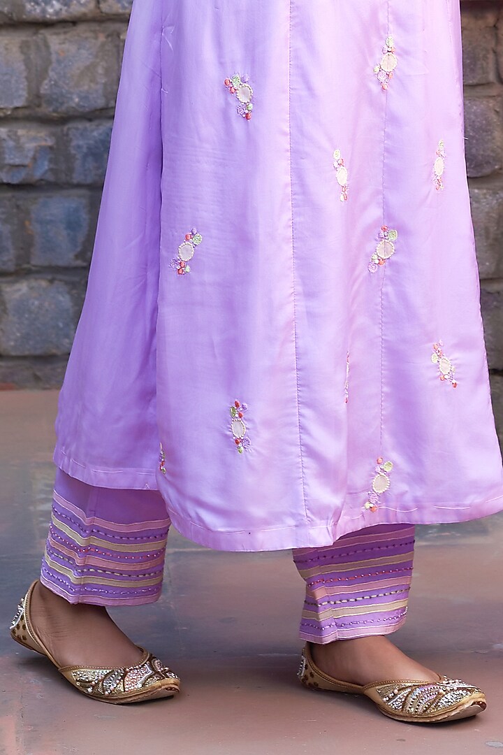 Pale Lilac Organza Embroidered Kurta Set by Sonia Khatri at Pernia's Pop Up Shop