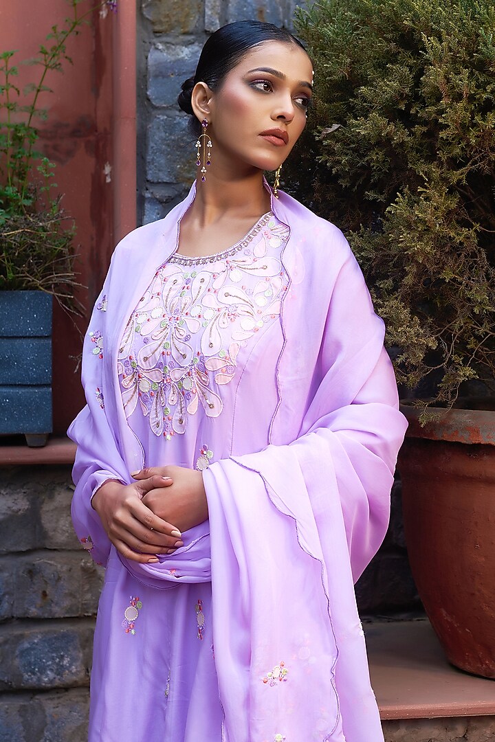 Pale Lilac Organza Embroidered Kurta Set by Sonia Khatri at Pernia's Pop Up Shop