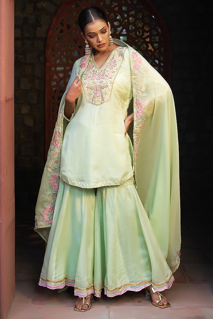 Green Organza Hand & Machine Embroidered Kurta Set by Sonia Khatri at Pernia's Pop Up Shop