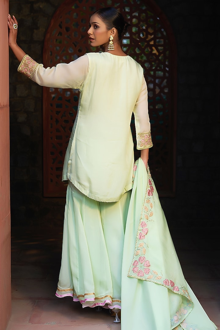 Green Organza Hand & Machine Embroidered Kurta Set by Sonia Khatri at Pernia's Pop Up Shop