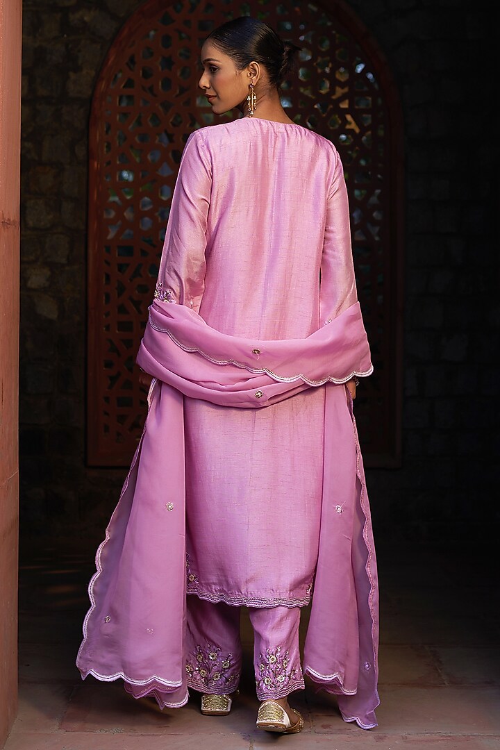 Pink Silk Resham & Zari Embroidered Kurta Set by Sonia Khatri at Pernia's Pop Up Shop
