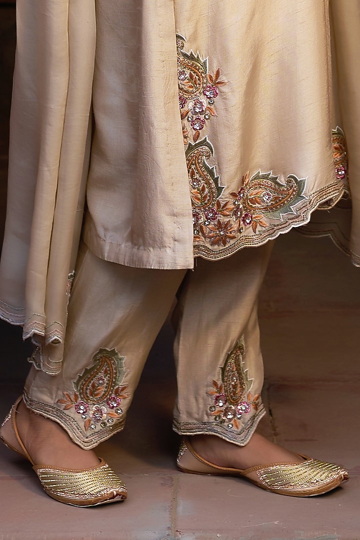 Beige Silk Resham & Zari Embroidered Kurta Set by Sonia Khatri at Pernia's Pop Up Shop