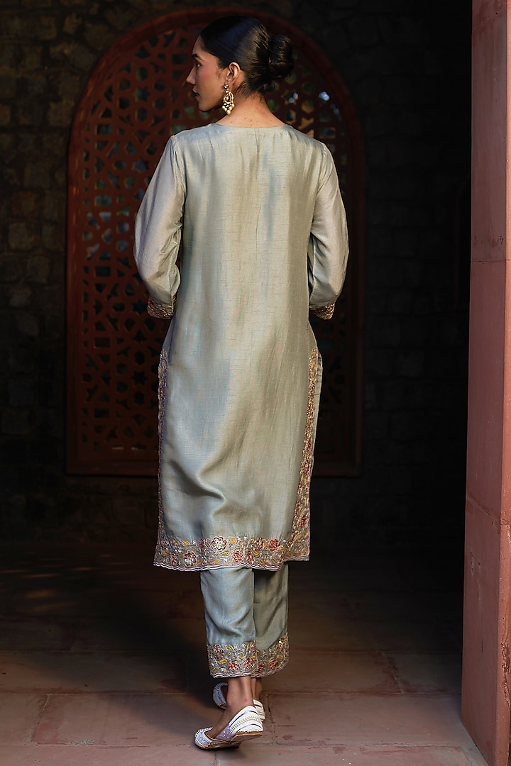Grey Silk Resham & Zari Embroidered Kurta Set by Sonia Khatri at Pernia's Pop Up Shop