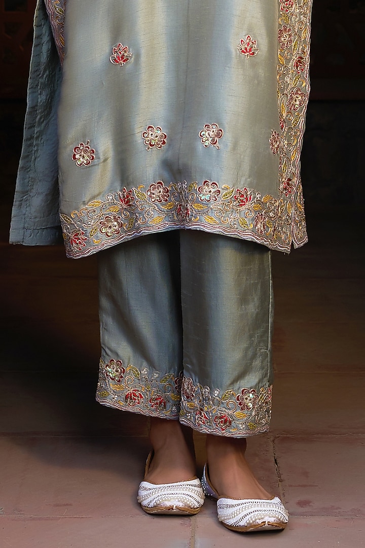 Grey Silk Resham & Zari Embroidered Kurta Set by Sonia Khatri at Pernia's Pop Up Shop