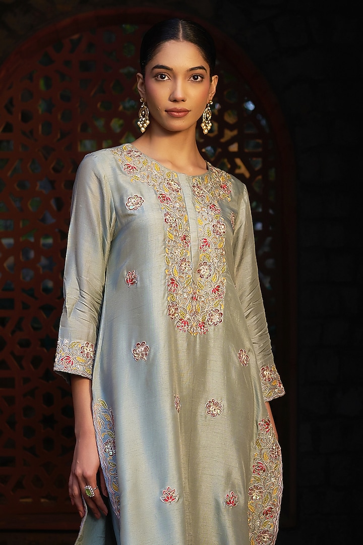 Grey Silk Resham & Zari Embroidered Kurta Set by Sonia Khatri at Pernia's Pop Up Shop