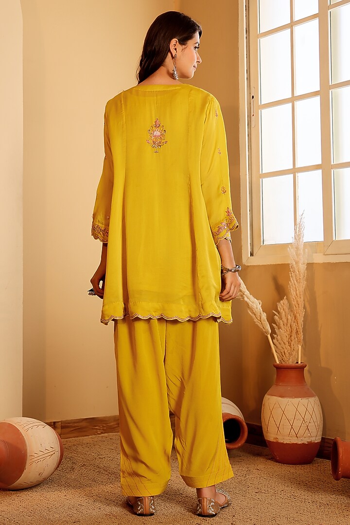 Yellow Organza Hand Embroidered Kurta Set by Sonali Methi at Pernia's Pop Up Shop