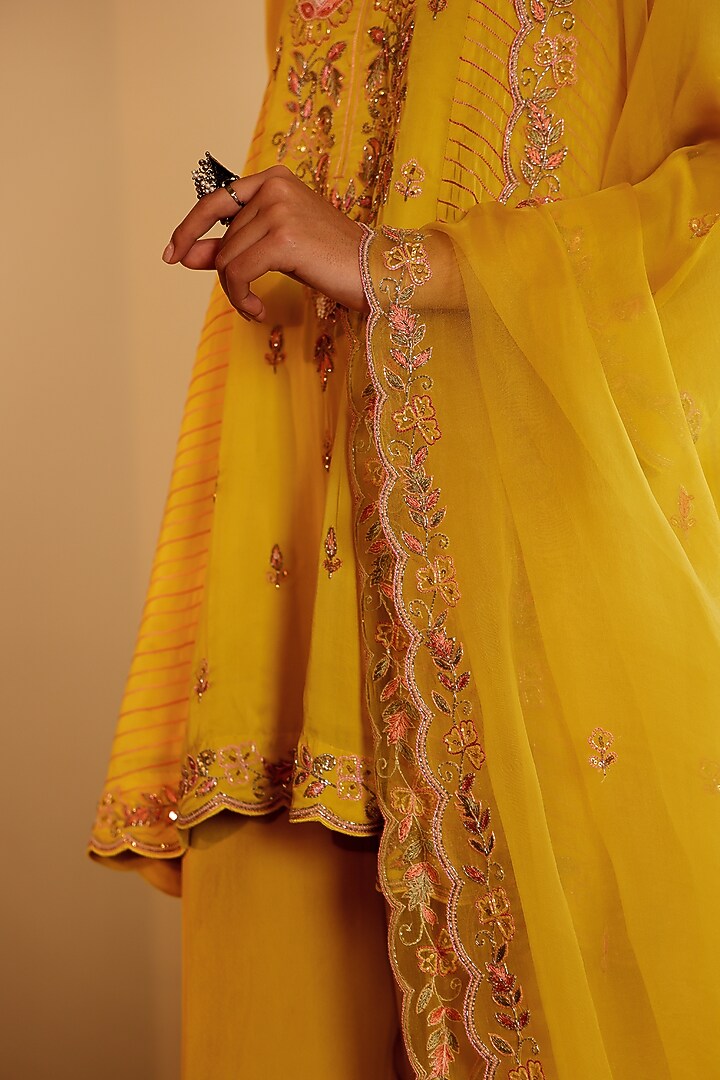 Yellow Organza Hand Embroidered Kurta Set by Sonali Methi at Pernia's Pop Up Shop