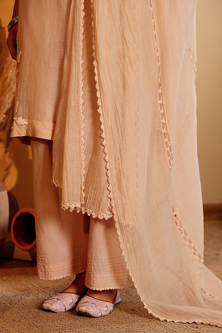 Light Pink Mul Chanderi Crochet Embroidered Kurta Set by Sonali Methi at Pernia's Pop Up Shop