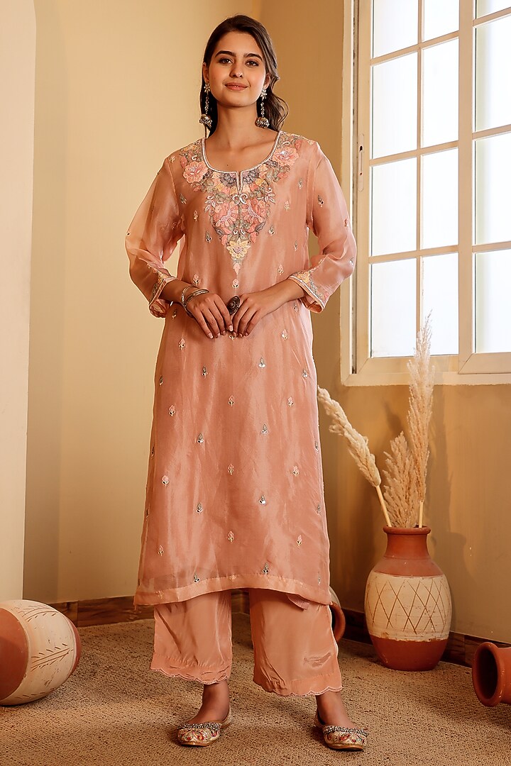 Pink Organza Hand Embroidered Kurta Set by Sonali Methi at Pernia's Pop Up Shop