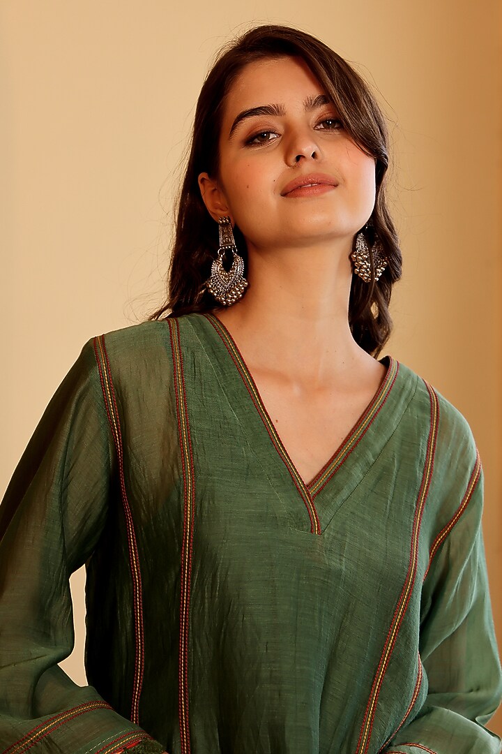 Green Mul Chanderi Kurta Set by Sonali Methi at Pernia's Pop Up Shop