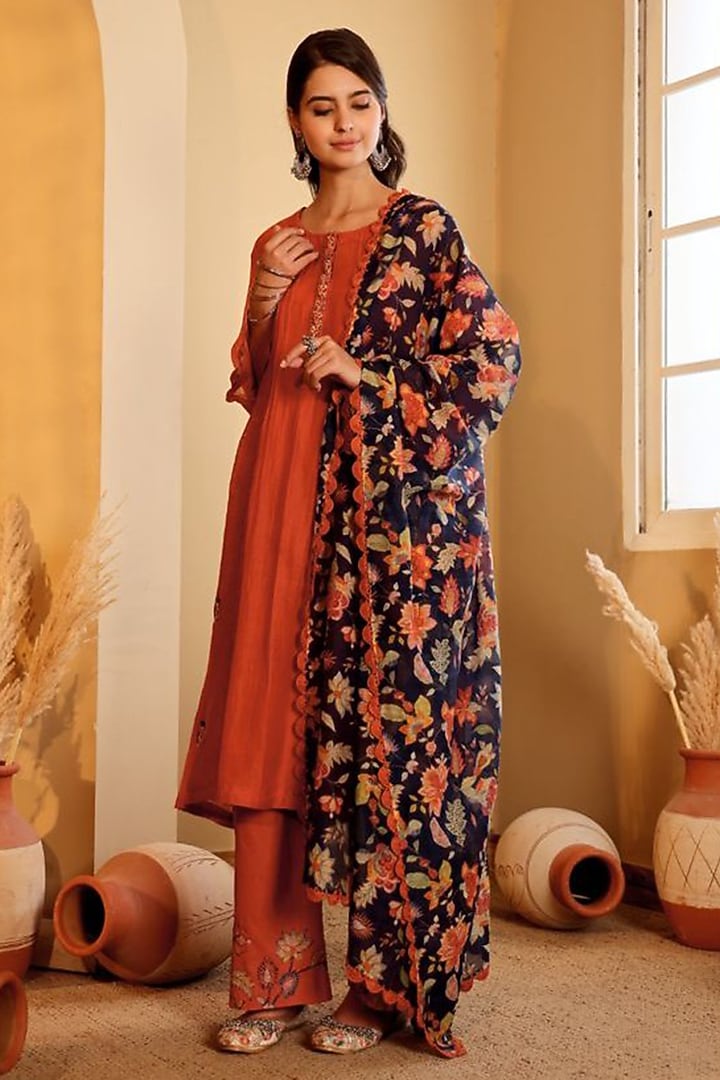 Cherry Red Mul Chanderi Kurta Set by Sonali Methi at Pernia's Pop Up Shop