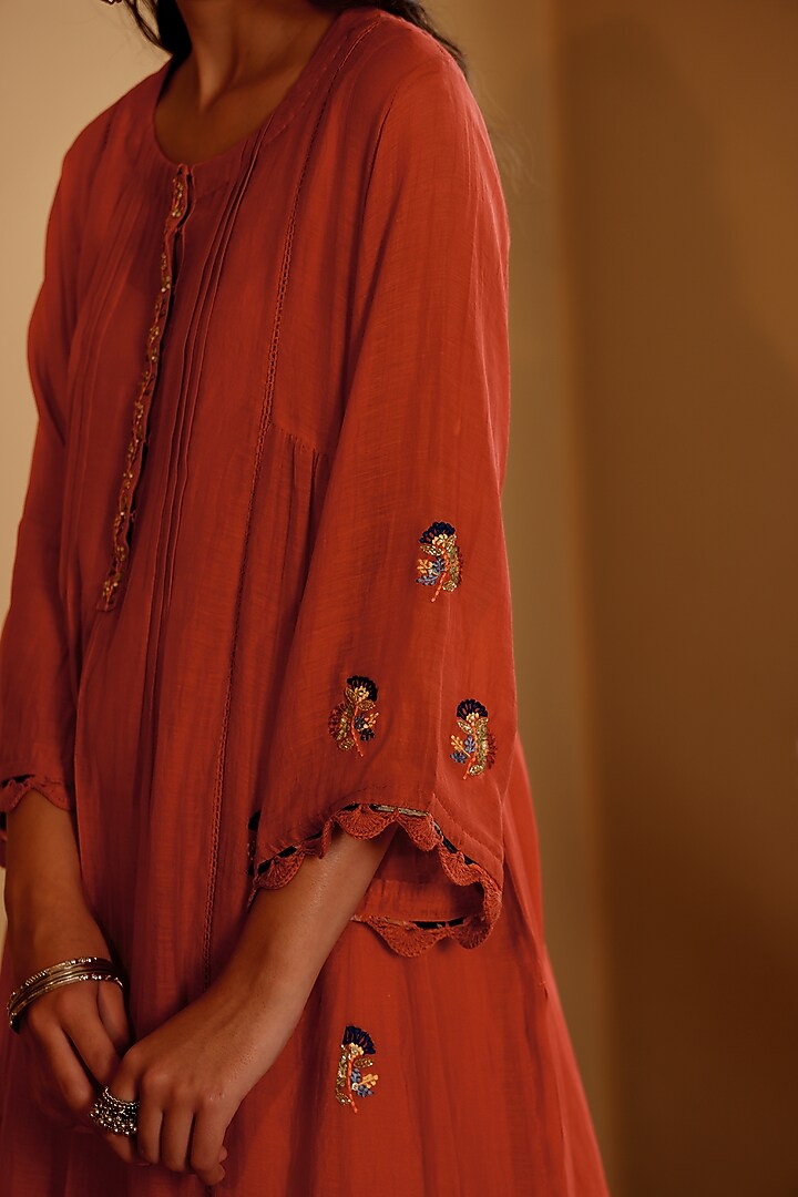 Cherry Red Mul Chanderi Kurta Set by Sonali Methi at Pernia's Pop Up Shop