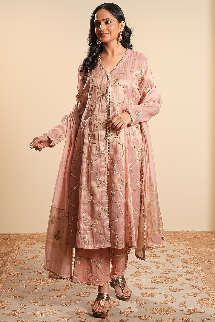 Blush Pink Tissue Hand Embroidered Kurta Set by Sonali Methi at Pernia's Pop Up Shop