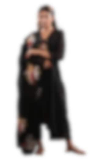 Black Mul Chanderi Hand Embroidered Kurta Set by Sonali Methi at Pernia's Pop Up Shop