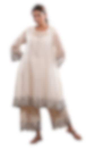 Off-White Mul Chanderi Cutwork Embroidered Co-Ord Set by Sonali Methi at Pernia's Pop Up Shop