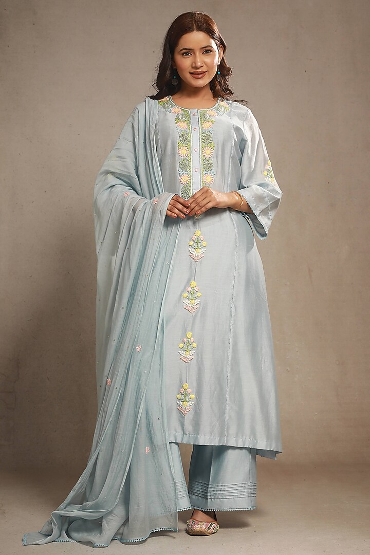 Powder Blue Silk Chanderi Thread Hand Embroidered Kurta Set by Sonali Methi at Pernia's Pop Up Shop